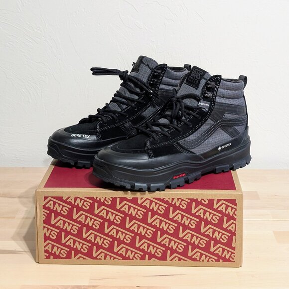 Sk8-Hi GORE-TEX Insulated Shoe | Black | Men\'s 7.5 | Women\'s 9 main image 4